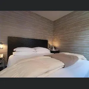 Hotel Mh Design, Naples