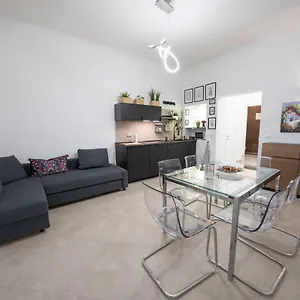 Chiaia 74 By Dimorra Apartment