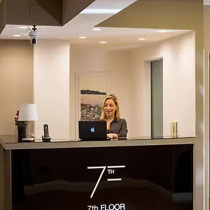 7th Floor Νάπολη